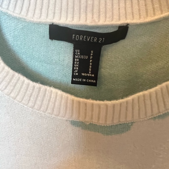 Forever 21 sweater - Picture 2 of 4